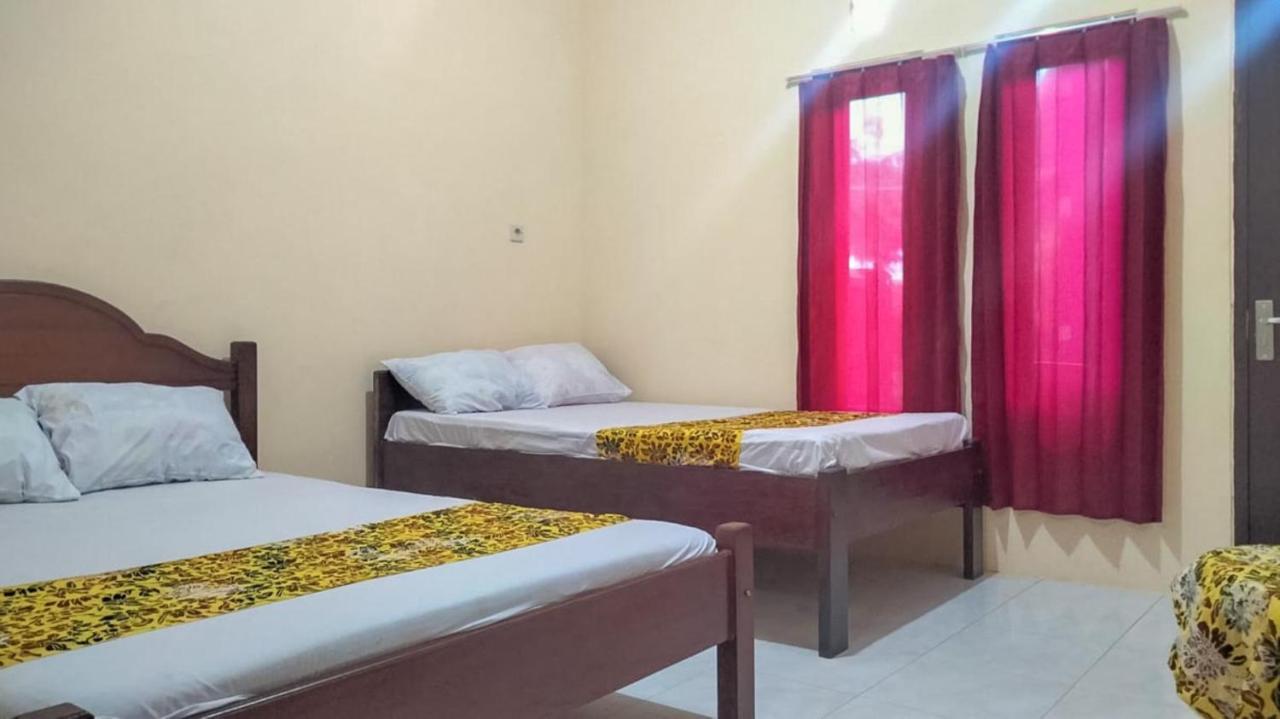 Zulfina Homestay Syariah Mitra Reddoorz Banyuwangi  Dış mekan fotoğraf
