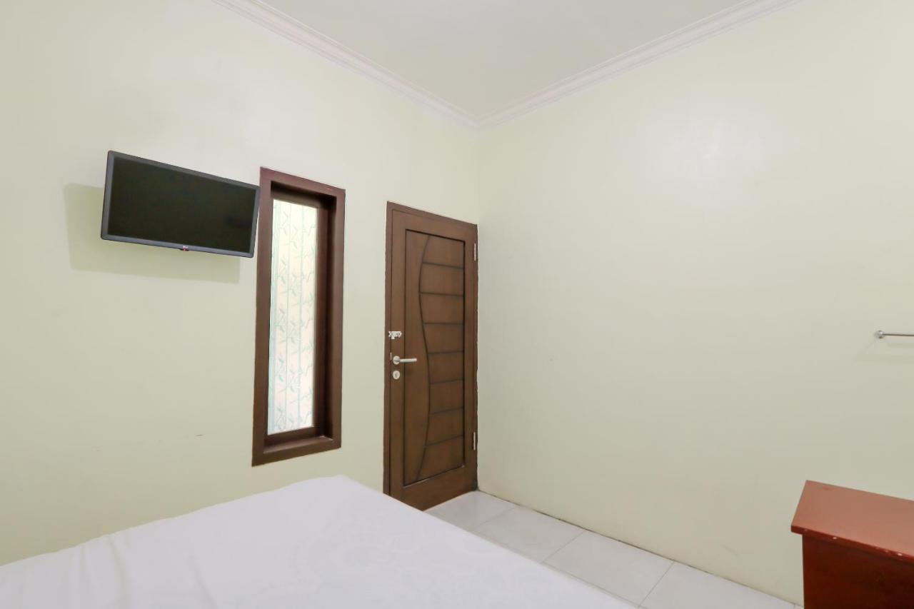 Zulfina Homestay Syariah Mitra Reddoorz Banyuwangi  Dış mekan fotoğraf