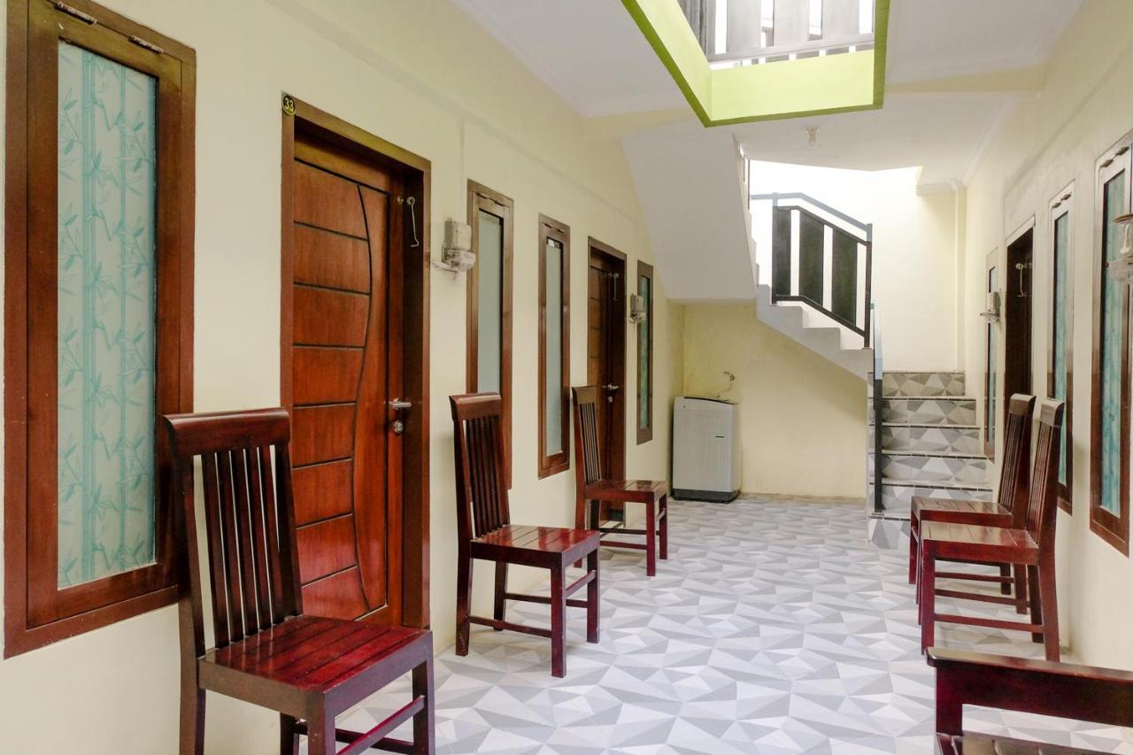 Zulfina Homestay Syariah Mitra Reddoorz Banyuwangi  Dış mekan fotoğraf