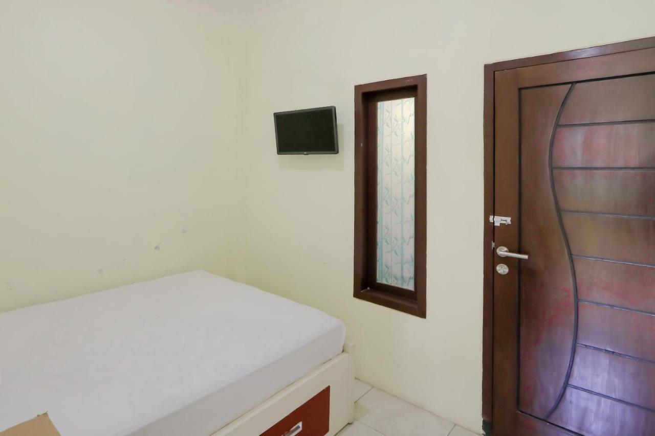 Zulfina Homestay Syariah Mitra Reddoorz Banyuwangi  Dış mekan fotoğraf
