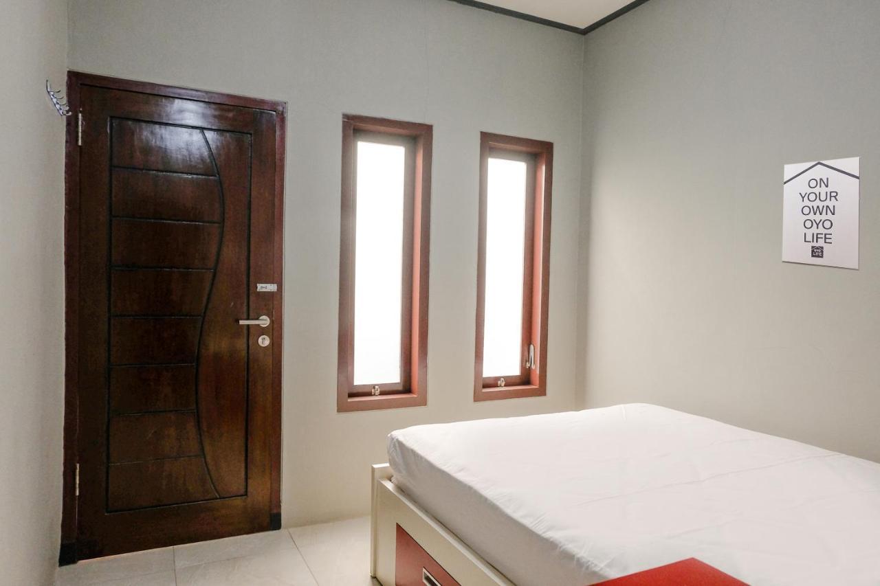 Zulfina Homestay Syariah Mitra Reddoorz Banyuwangi  Dış mekan fotoğraf